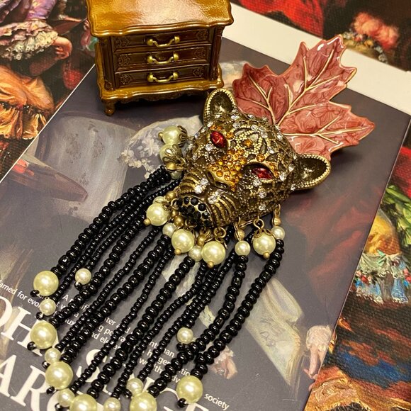 Custom Style Animal Brooch - Picture 2 of 4